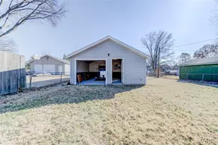 7132 Lindenwood Pl, Saint Louis, MO 63109 - Photo 38