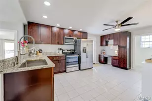 7132 Lindenwood Pl, Saint Louis, MO 63109 - Photo 16