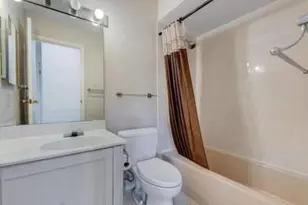 10395 Forest Brook Ln, Creve Coeur, MO 63146 - Photo 22