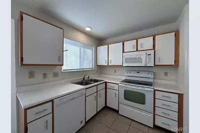 524 Elm Crossing Court, Ballwin, MO 63021 - Photo 6