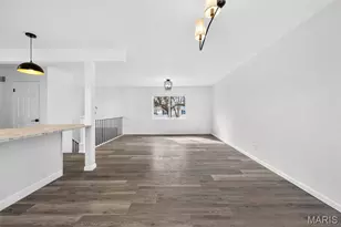 2347 Farflung Dr, Florissant, MO 63031 - Photo 10