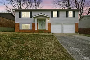 2347 Farflung Dr, Florissant, MO 63031 - Photo 2