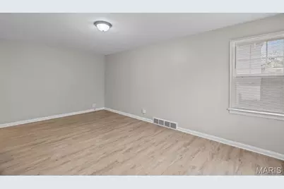 7431 Esterbrook Drive, Saint Louis, MO 63136 - Photo 4