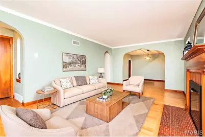 5689 Pernod Avenue, Saint Louis, MO 63139 - Photo 8