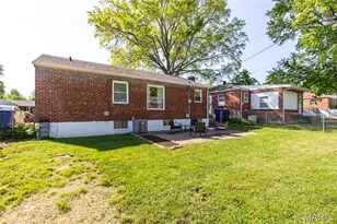 1047 Raisher Dr, Saint Louis, MO 63130 - Photo 24