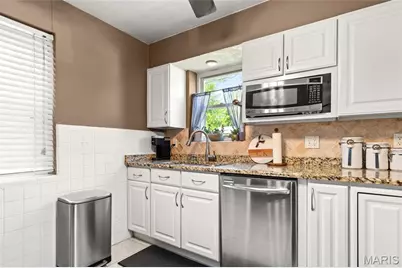 1047 Raisher Drive, Saint Louis, MO 63130 - Photo 12