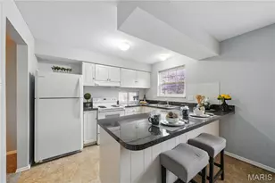 11921 Villa Dorado Dr, Saint Louis, MO 63146 - Photo 8