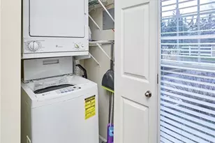 2612 Mcknight Crossing Ct, Saint Louis, MO 63124 - Photo 12