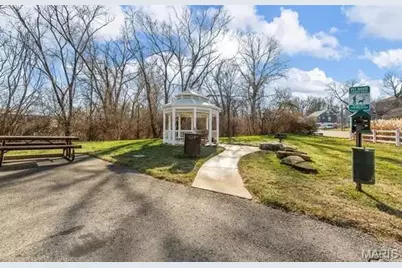 2612 McKnight Crossing Court, Saint Louis, MO 63124 - Photo 20