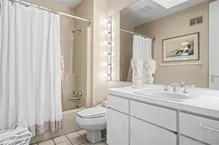 2825 Clayton Forest Ct, Town and Country, MO 63131 - Photo 24