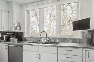 2825 Clayton Forest Ct, Town and Country, MO 63131 - Photo 14