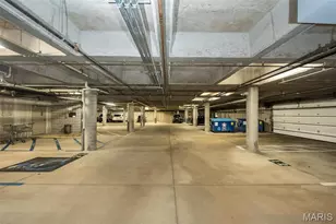 842 N New Ballas Ct, Saint Louis, MO 63141 - Photo 30