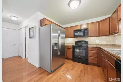 12195 McKelvey Place Drive, Bridgeton, MO 63044 - Photo 10