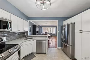 900 S Hanley Rd, Saint Louis, MO 63105 - Photo 4