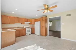 3068 Sedan Dr, Saint Louis, MO 63125 - Photo 10