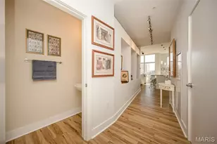 9 N Euclid Ave, Saint Louis, MO 63108 - Photo 4