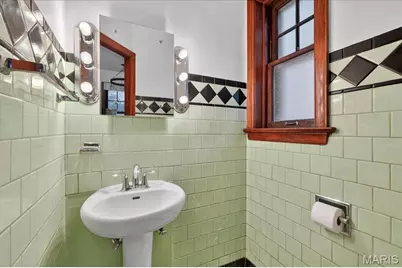 1310 Midland Drive, Saint Louis, MO 63130 - Photo 16