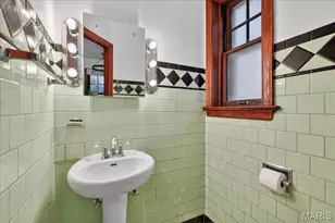 1310 Midland Dr, Saint Louis, MO 63130 - Photo 16