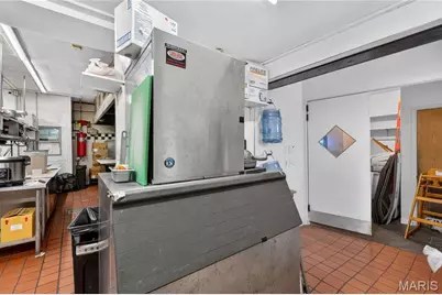 8713 Gravois Road, Affton, MO 63123 - Photo 34