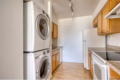 4390 McPherson #A- 2nd floor, Saint Louis, MO 63108 - Photo 6