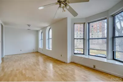 4390 McPherson #A- 2nd floor, Saint Louis, MO 63108 - Photo 4