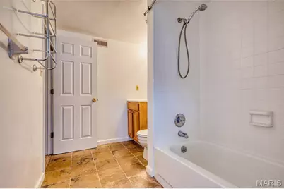 4390 McPherson #A- 2nd floor, Saint Louis, MO 63108 - Photo 16