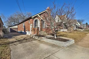 1109 North and South Rd, Saint Louis, MO 63130 - Photo 2