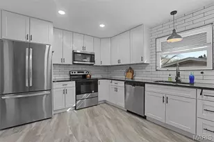 1233 Hudson Hills Dr, Saint Louis, MO 63135 - Photo 14