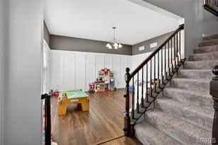 303 Hidden Bluffs Ct, Lake Saint Louis, MO 63367 - Photo 4