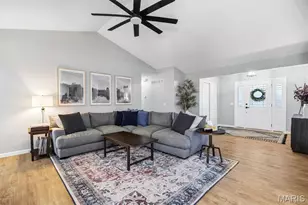 35 Bay Hill Dr, Saint Peters, MO 63366 - Photo 8