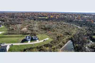 10940 John James Drive, Bellefontaine Neighbors, MO 63137 - Photo 2