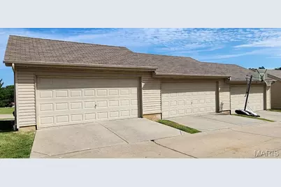 116 Willott Square Drive, Saint Peters, MO 63376 - Photo 2