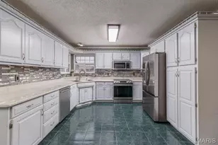 2100 Lilly, Lebanon, MO 65536 - Photo 14