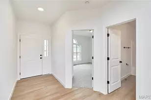 112 Canyon Creek Cir, Moscow Mills, MO 63362 - Photo 2