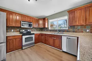 879 Starlight Dr, Saint Charles, MO 63304 - Photo 4