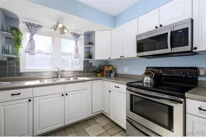 9404 Jachurst Lane, Saint Louis, MO 63123 - Photo 12