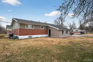2201 Hollis Dr, Saint Louis, MO 63136 - Photo 2