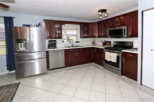 625 Nancy Dr, Saint Charles, MO 63301 - Photo 6