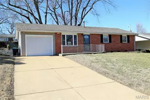 625 Nancy Dr, Saint Charles, MO 63301 - Photo 2