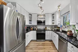 800 Whispering Village Cir, Ballwin, MO 63021 - Photo 10