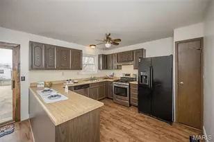 2912 Dividend Park Dr, Saint Louis, MO 63031 - Photo 14