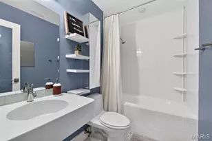 4242 Olive St, Saint Louis, MO 63108 - Photo 36