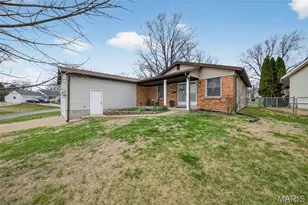 19 Estes Pkwy, Saint Louis, MO 63125 - Photo 2