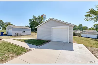 16 White Drive, Saint Louis, MO 63135 - Photo 4