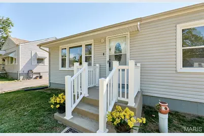 16 White Drive, Saint Louis, MO 63135 - Photo 2