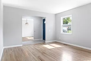 815 Ariege Dr, Creve Coeur, MO 63141 - Photo 6