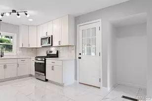 815 Ariege Dr, Creve Coeur, MO 63141 - Photo 12