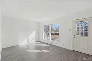 313 St Lawrence Dr, Ballwin, MO 63021 - Photo 2