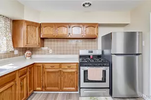 18 White Dr, Saint Louis, MO 63135 - Photo 12