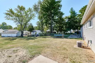 18 White Dr, Saint Louis, MO 63135 - Photo 42